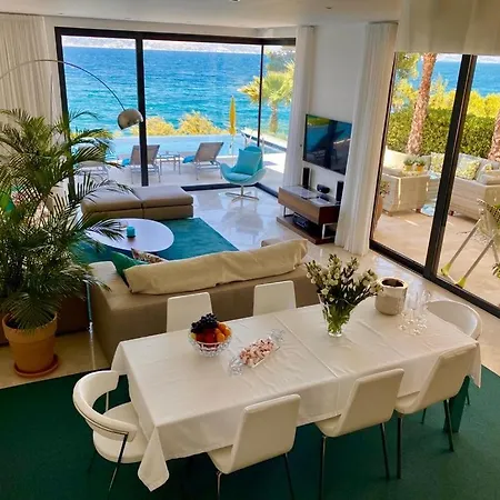 Luxury Seafront Supreme With Private Pool, Jacuzzi, Sauna And Gym At The Beach In - Brac