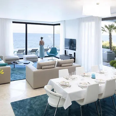 Luxury Seafront Supreme With Private Pool, Jacuzzi, Sauna And Gym At The Beach In - Brac *