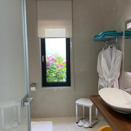 빌라 Luxury Seafront Supreme With Private Pool, Jacuzzi, Sauna And Gym At The Beach In - Brac