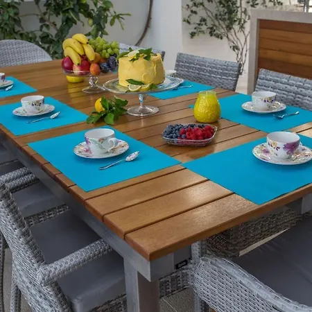 Luxury Seafront Supreme With Private Pool, Jacuzzi, Sauna And Gym At The Beach In - Brac * 수티반