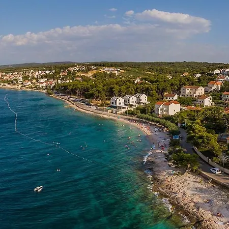 빌라 Luxury Seafront Supreme With Private Pool, Jacuzzi, Sauna And Gym At The Beach In - Brac *