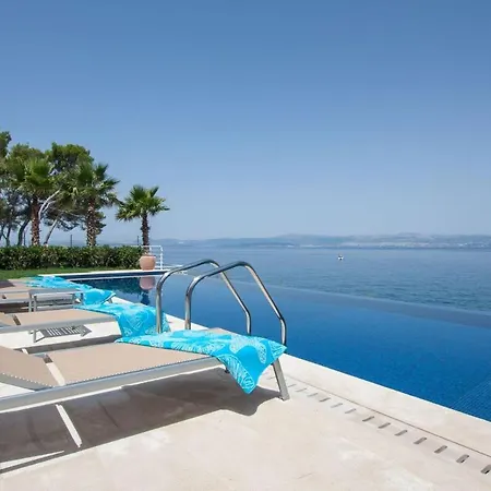 Luxury Seafront Supreme With Private Pool, Jacuzzi, Sauna And Gym At The Beach In - Brac * 수티반