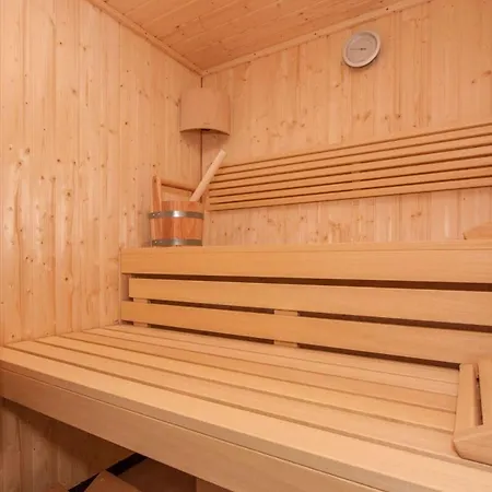 Luxury Seafront Supreme With Private Pool, Jacuzzi, Sauna And Gym At The Beach In - Brac 빌라 *