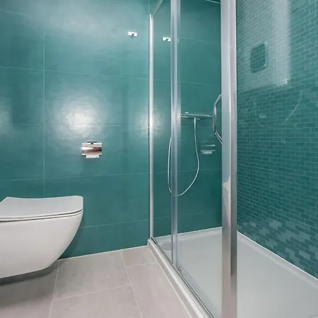 빌라 Luxury Seafront Supreme With Private Pool, Jacuzzi, Sauna And Gym At The Beach In - Brac 수티반