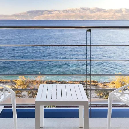 빌라 Luxury Seafront Supreme With Private Pool, Jacuzzi, Sauna And Gym At The Beach In - Brac