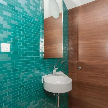 Luxury Seafront Supreme With Private Pool, Jacuzzi, Sauna And Gym At The Beach In - Brac * 수티반